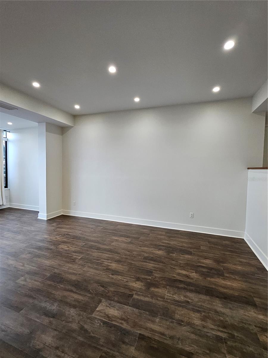 Image 7 of 35 For 715 Helen Street 5