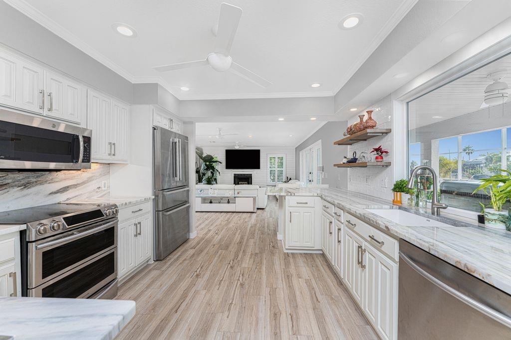 Image 12 of 57 For 139 Seville Place Sw