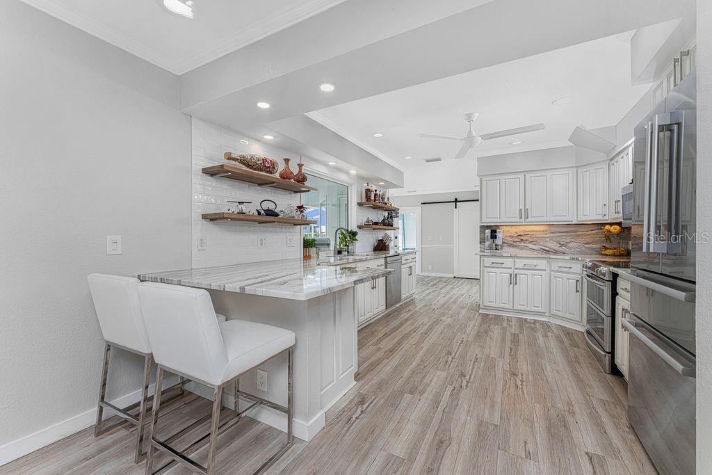 Image 13 of 57 For 139 Seville Place Sw