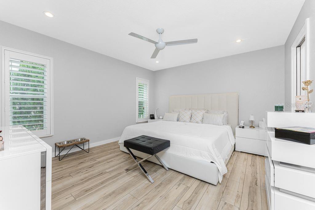 Image 21 of 57 For 139 Seville Place Sw