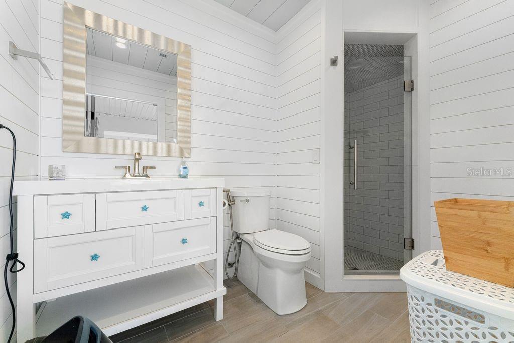 Image 27 of 57 For 139 Seville Place Sw