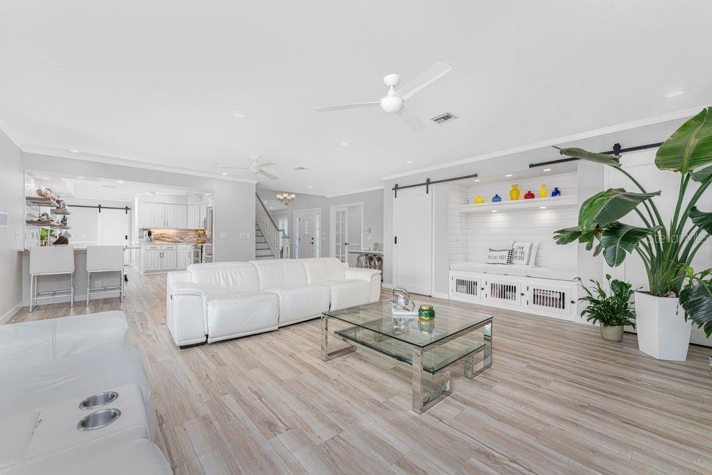 Image 3 of 57 For 139 Seville Place Sw