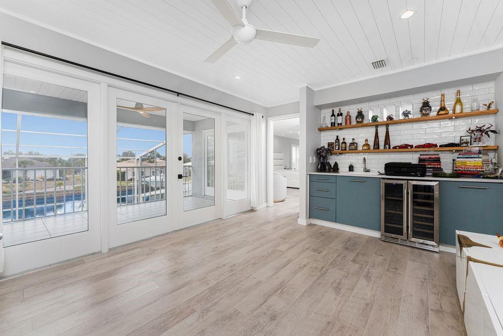 Image 34 of 57 For 139 Seville Place Sw