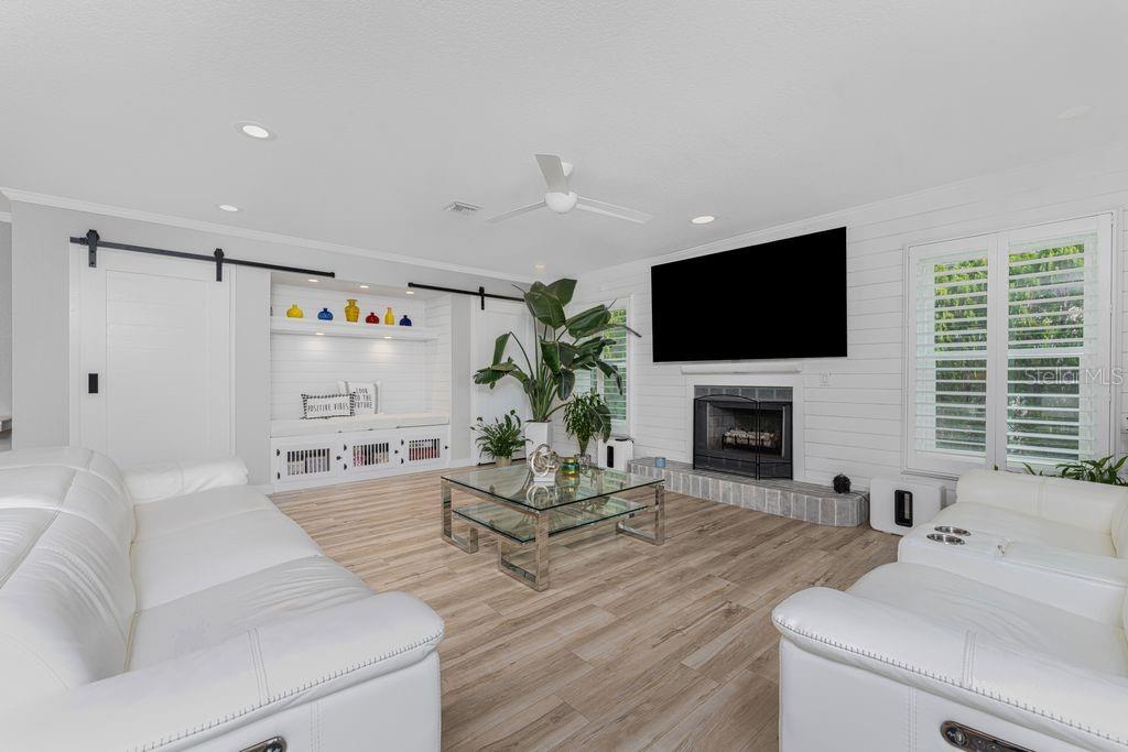 Image 5 of 57 For 139 Seville Place Sw