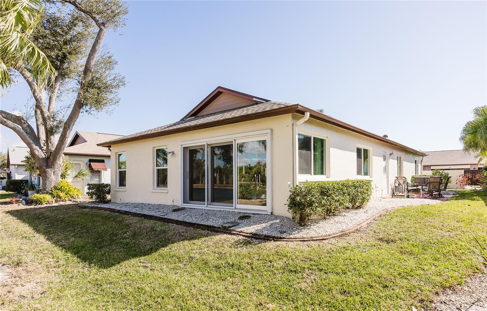 Image 29 of 39 For 689 Linden Drive