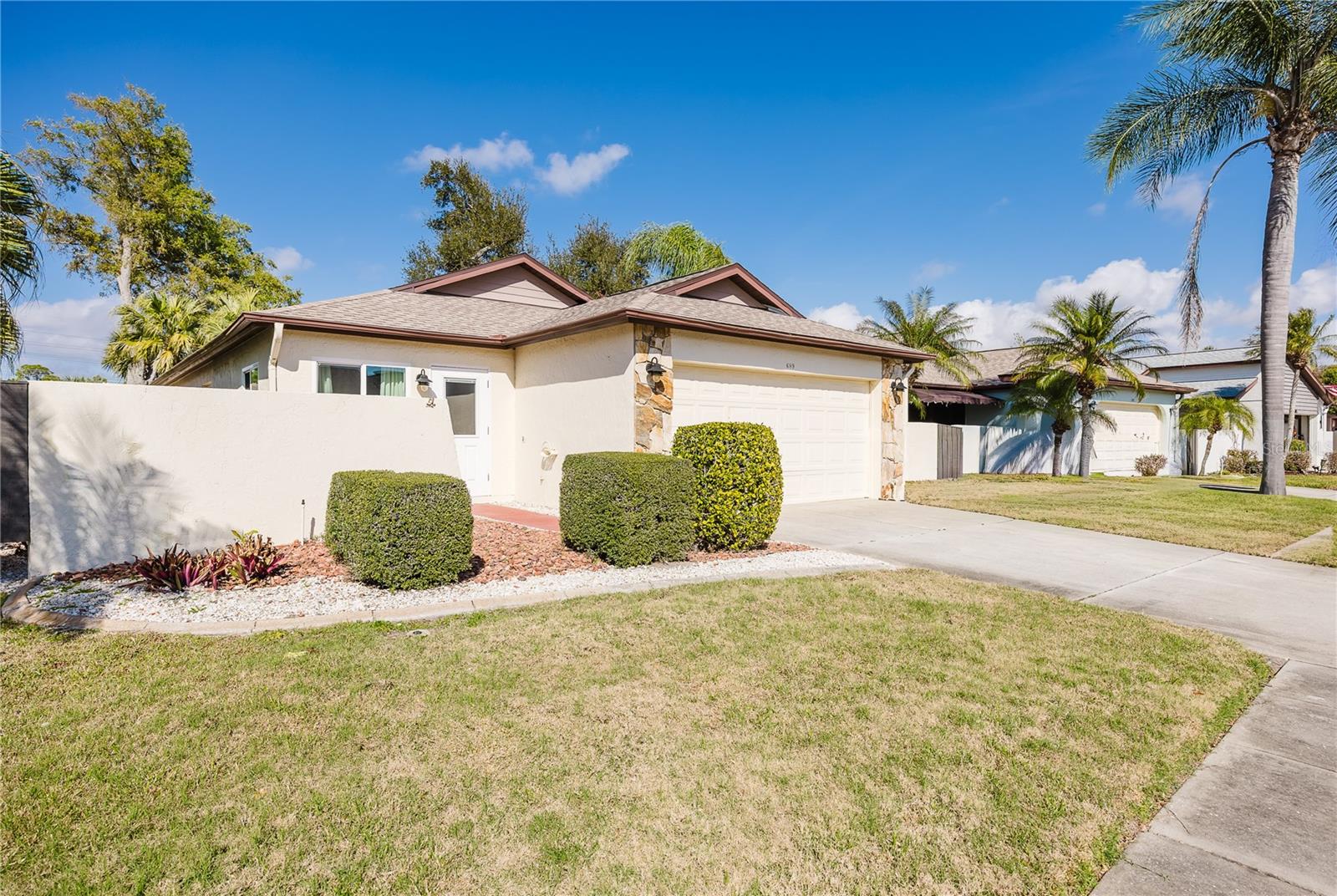 Image 30 of 39 For 689 Linden Drive