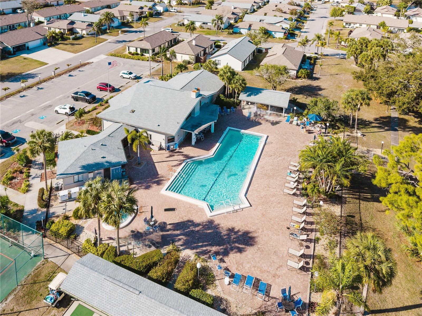 Image 31 of 39 For 689 Linden Drive