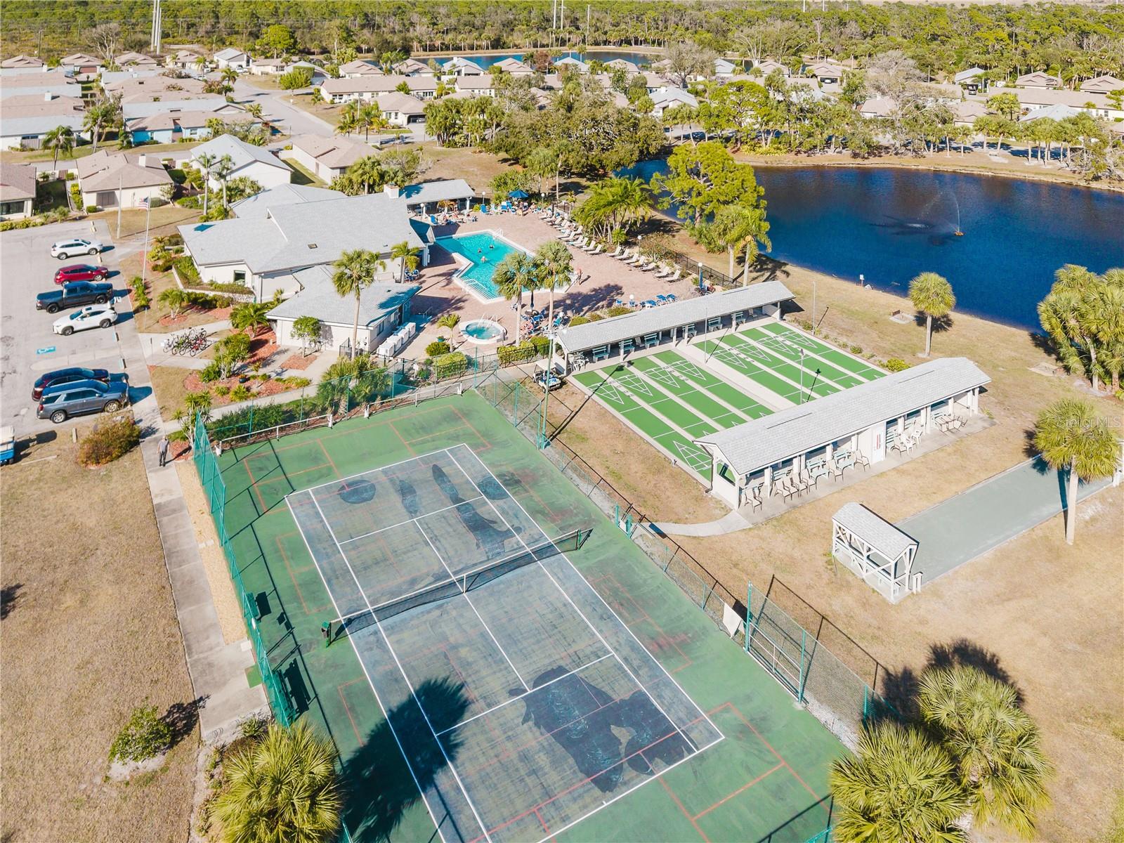 Image 32 of 39 For 689 Linden Drive