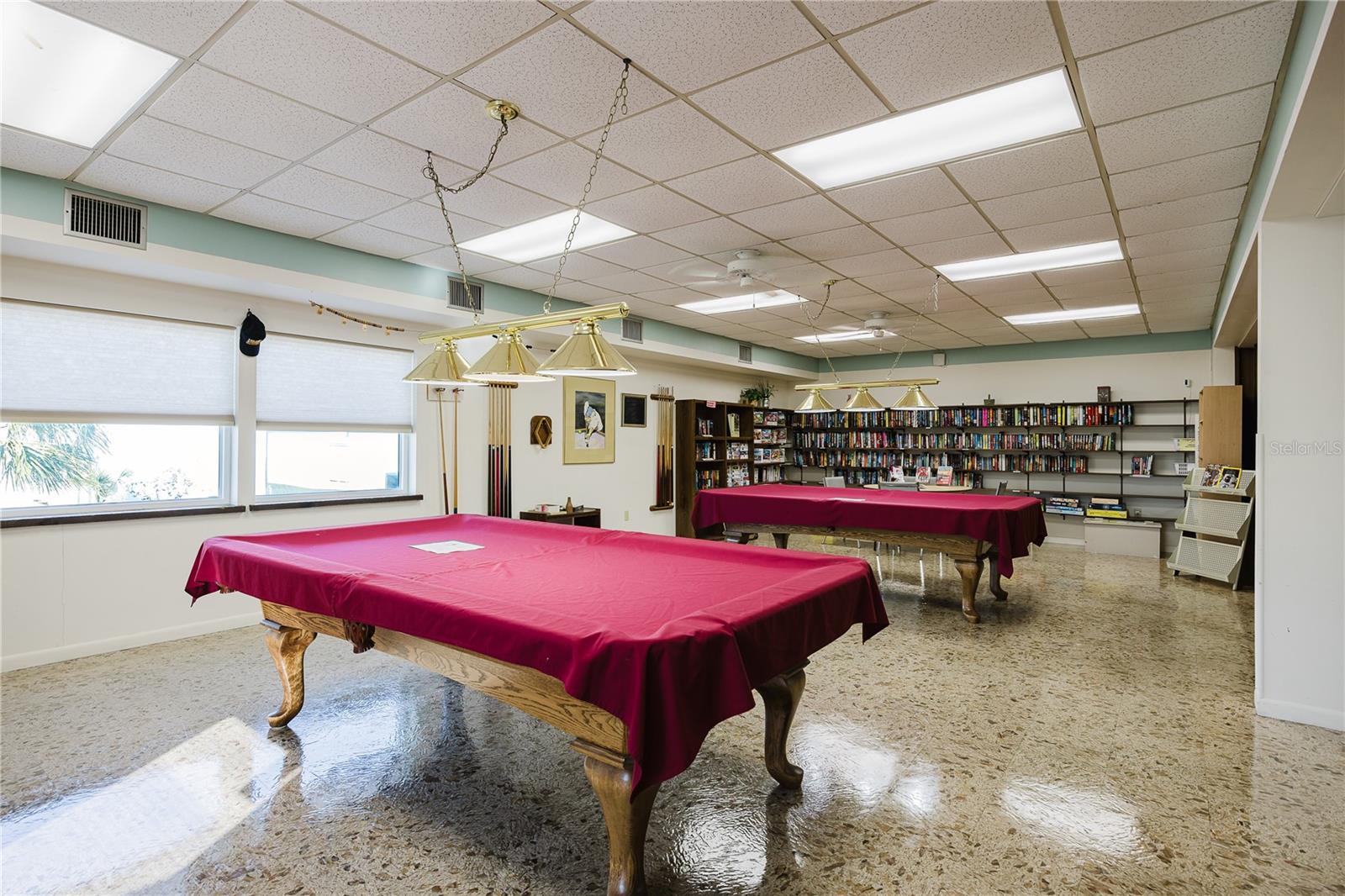 Image 35 of 39 For 689 Linden Drive