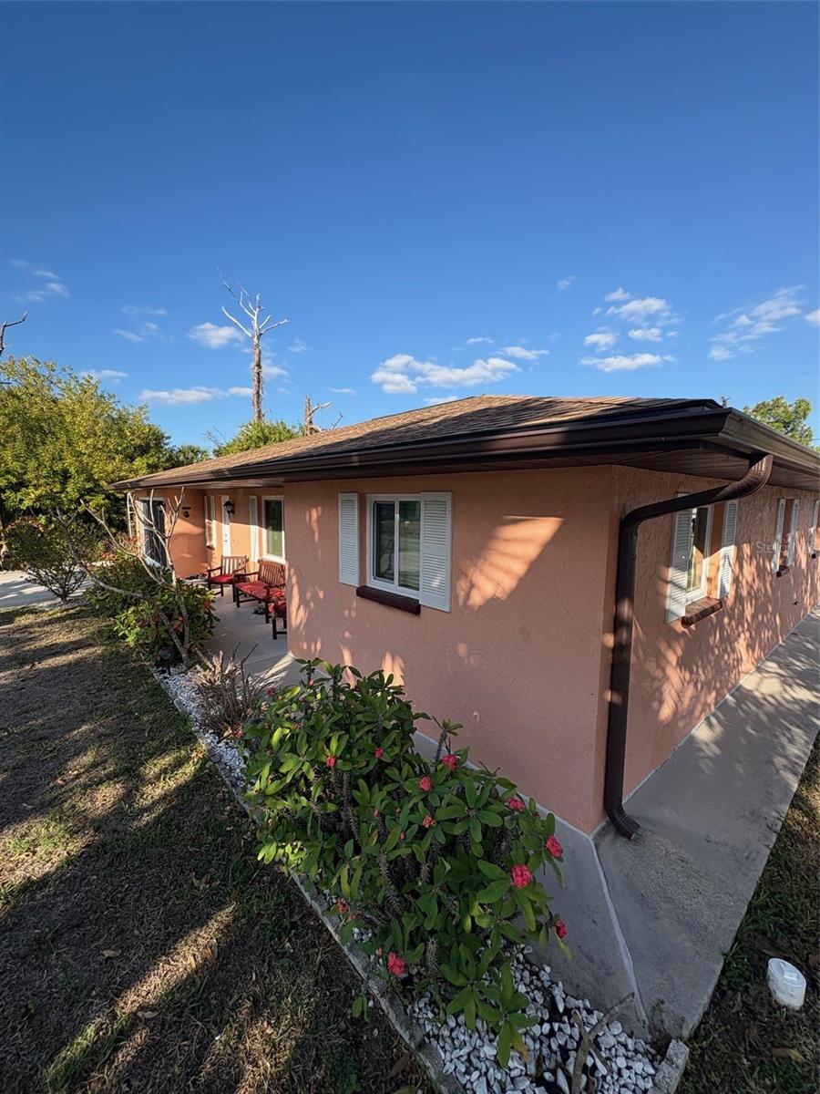 Image 10 of 75 For 321 Venetia Avenue