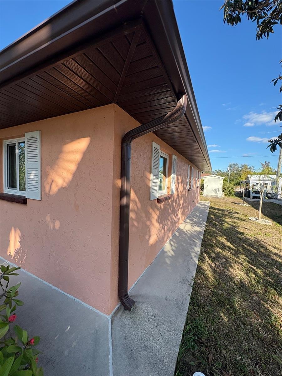 Image 12 of 75 For 321 Venetia Avenue