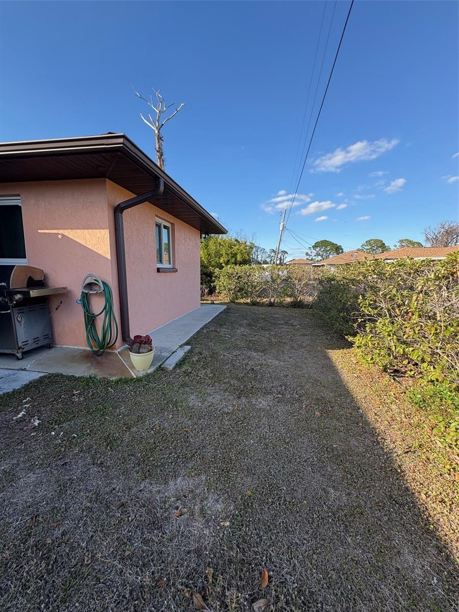 Image 18 of 75 For 321 Venetia Avenue