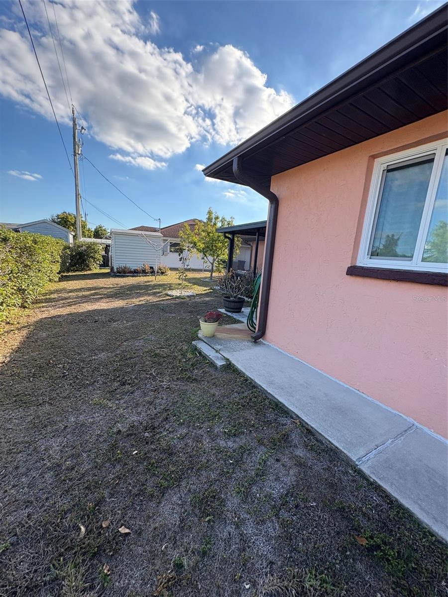 Image 19 of 75 For 321 Venetia Avenue