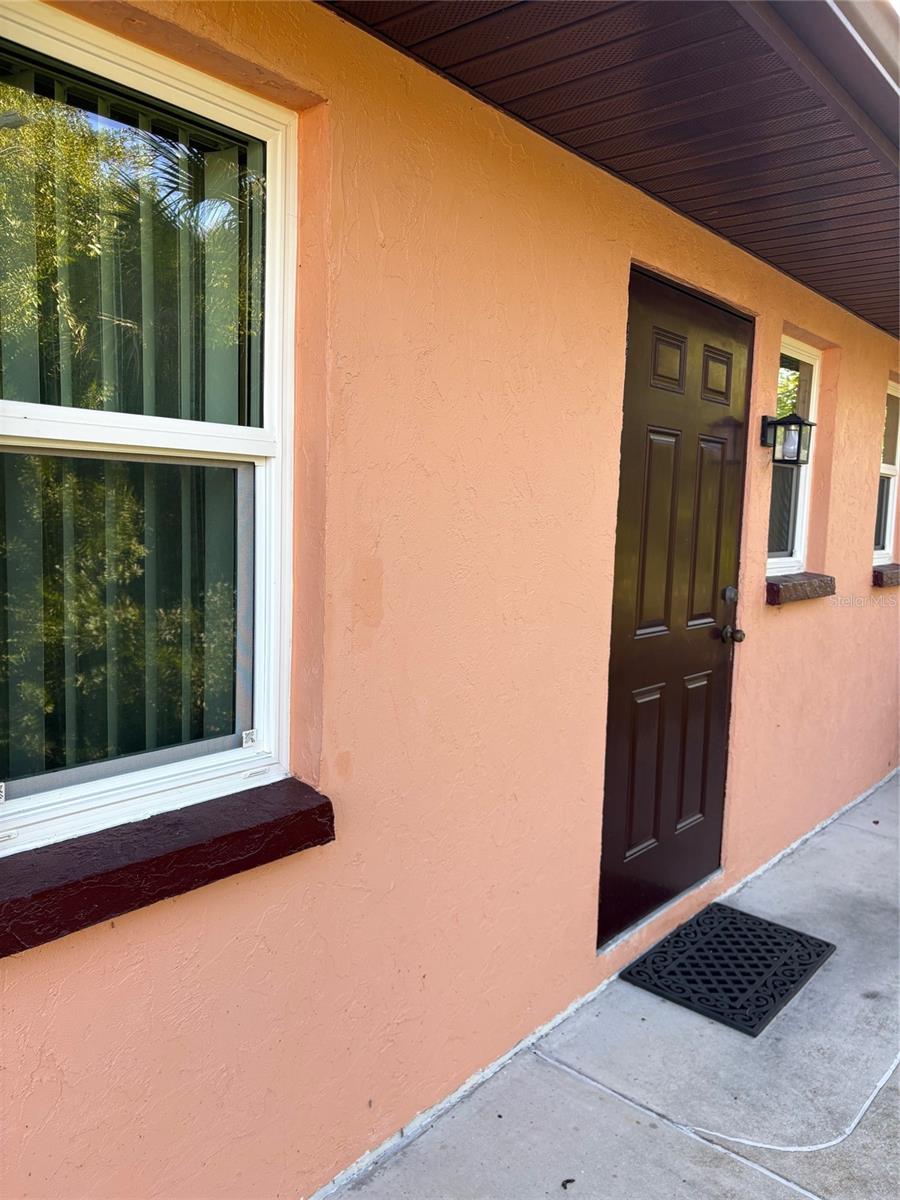 Image 21 of 75 For 321 Venetia Avenue