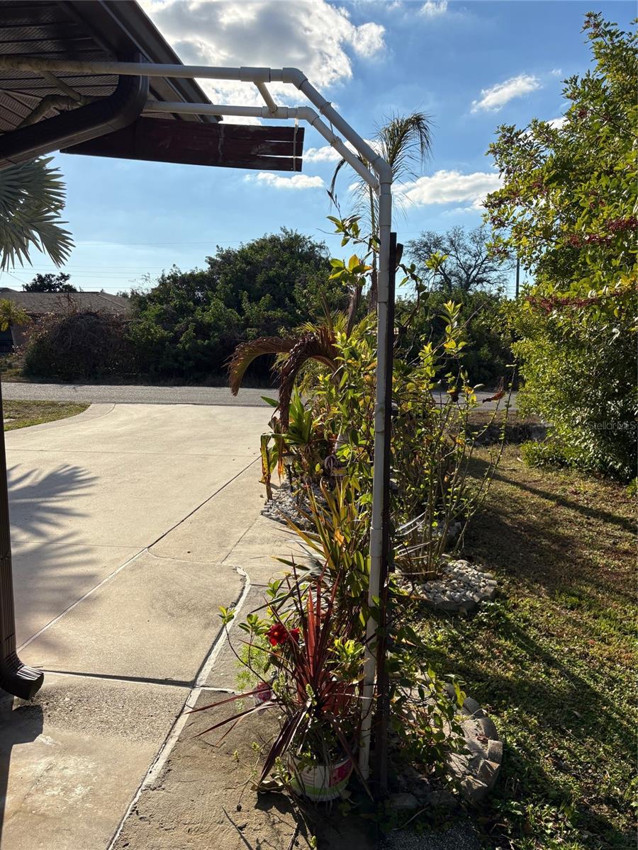 Image 25 of 75 For 321 Venetia Avenue