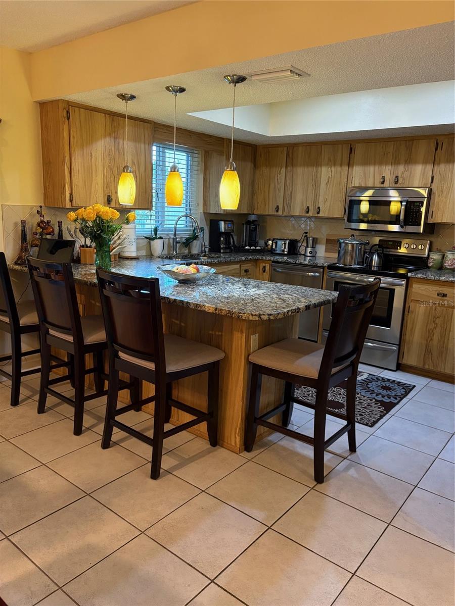 Image 34 of 75 For 321 Venetia Avenue