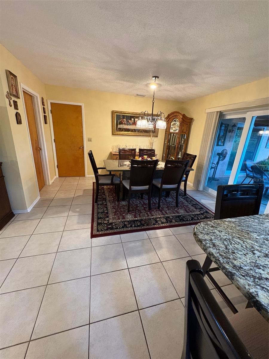 Image 36 of 75 For 321 Venetia Avenue