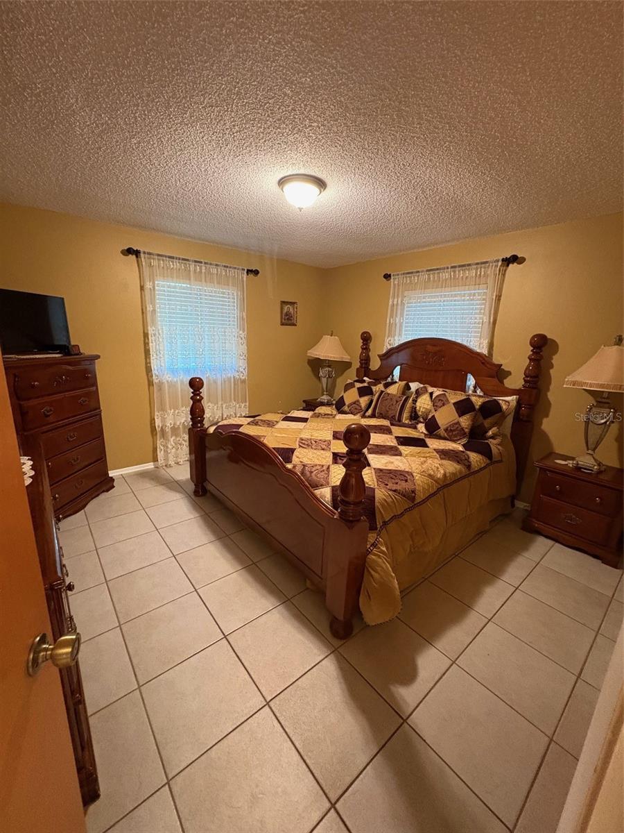 Image 44 of 75 For 321 Venetia Avenue