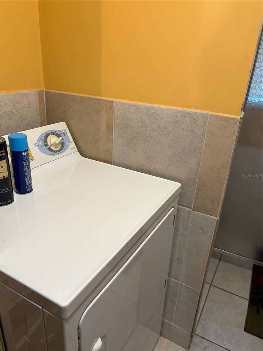 Image 55 of 75 For 321 Venetia Avenue