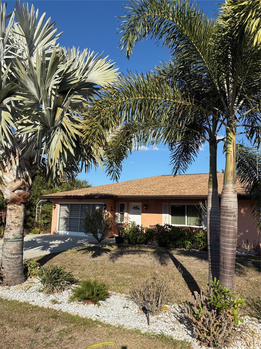 Image 6 of 75 For 321 Venetia Avenue