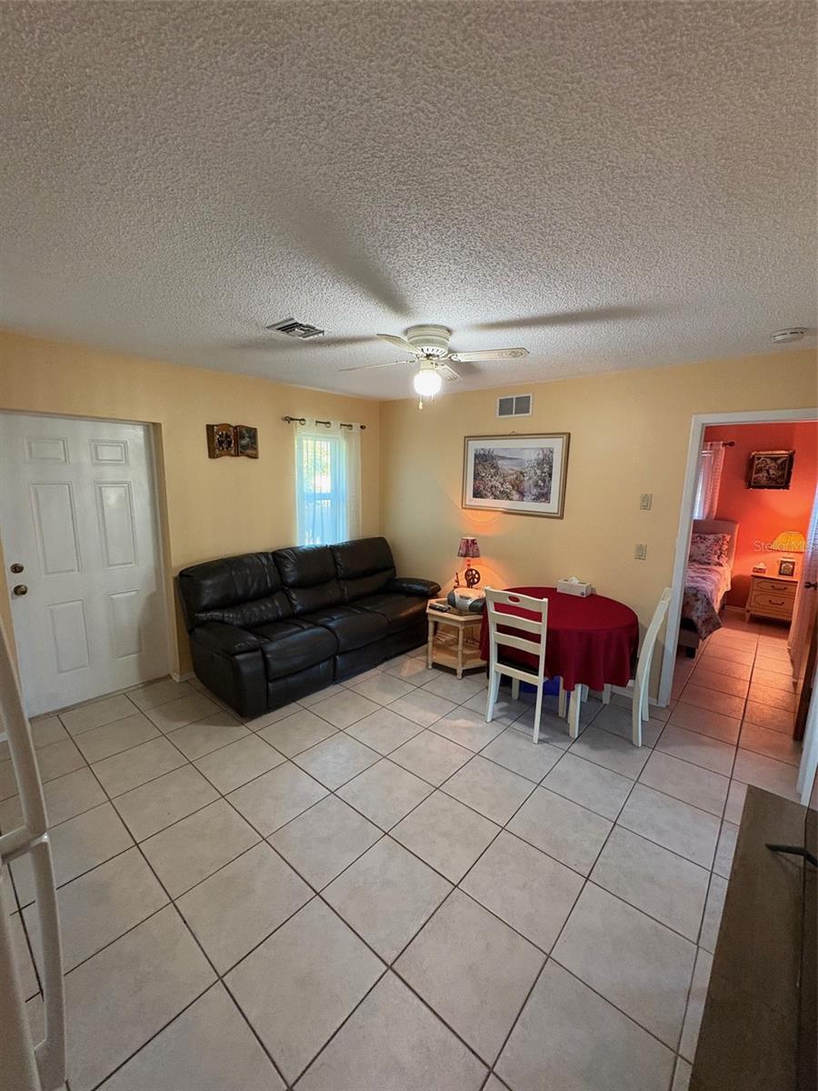 Image 62 of 75 For 321 Venetia Avenue