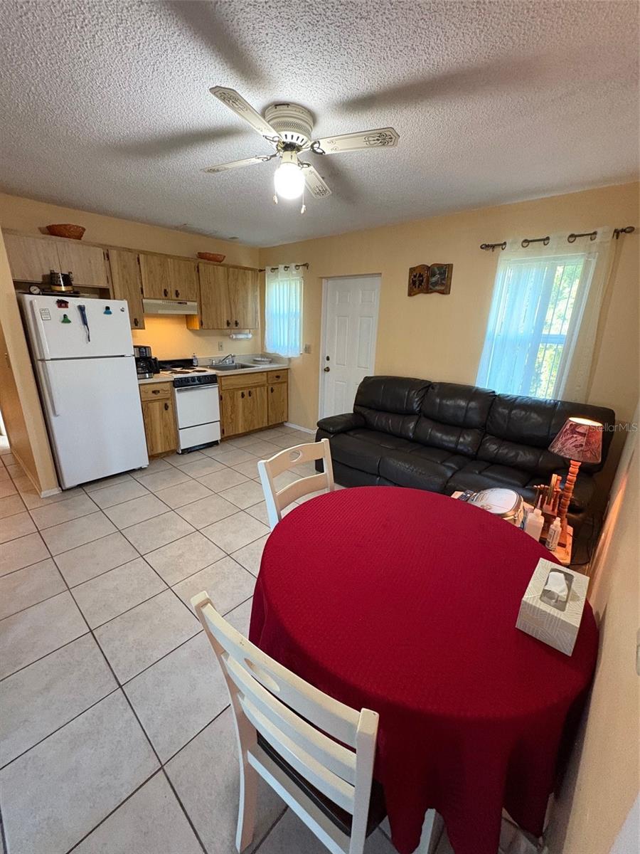 Image 63 of 75 For 321 Venetia Avenue