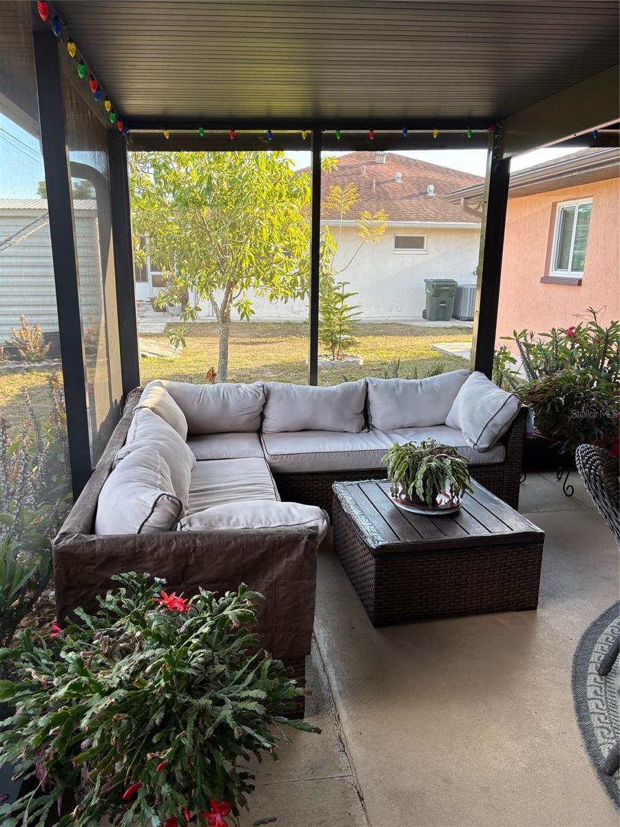 Image 72 of 75 For 321 Venetia Avenue