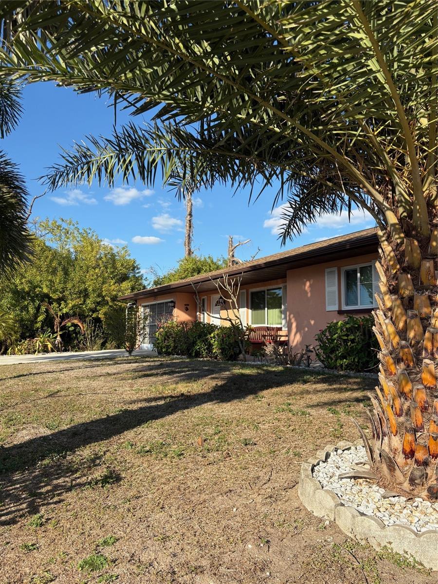 Image 9 of 75 For 321 Venetia Avenue