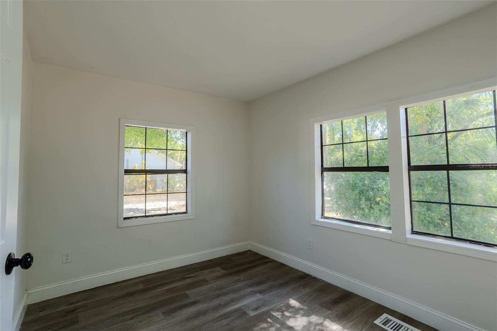 Image 16 of 48 For 599 Carolina Avenue