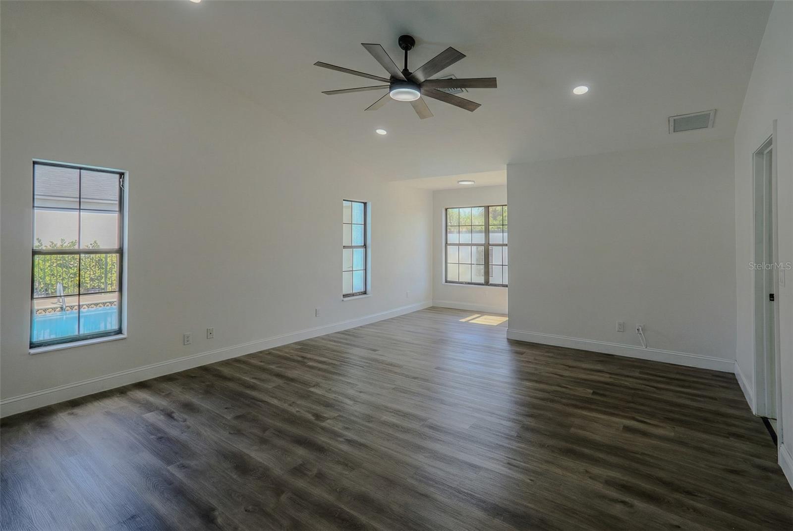 Image 22 of 48 For 599 Carolina Avenue