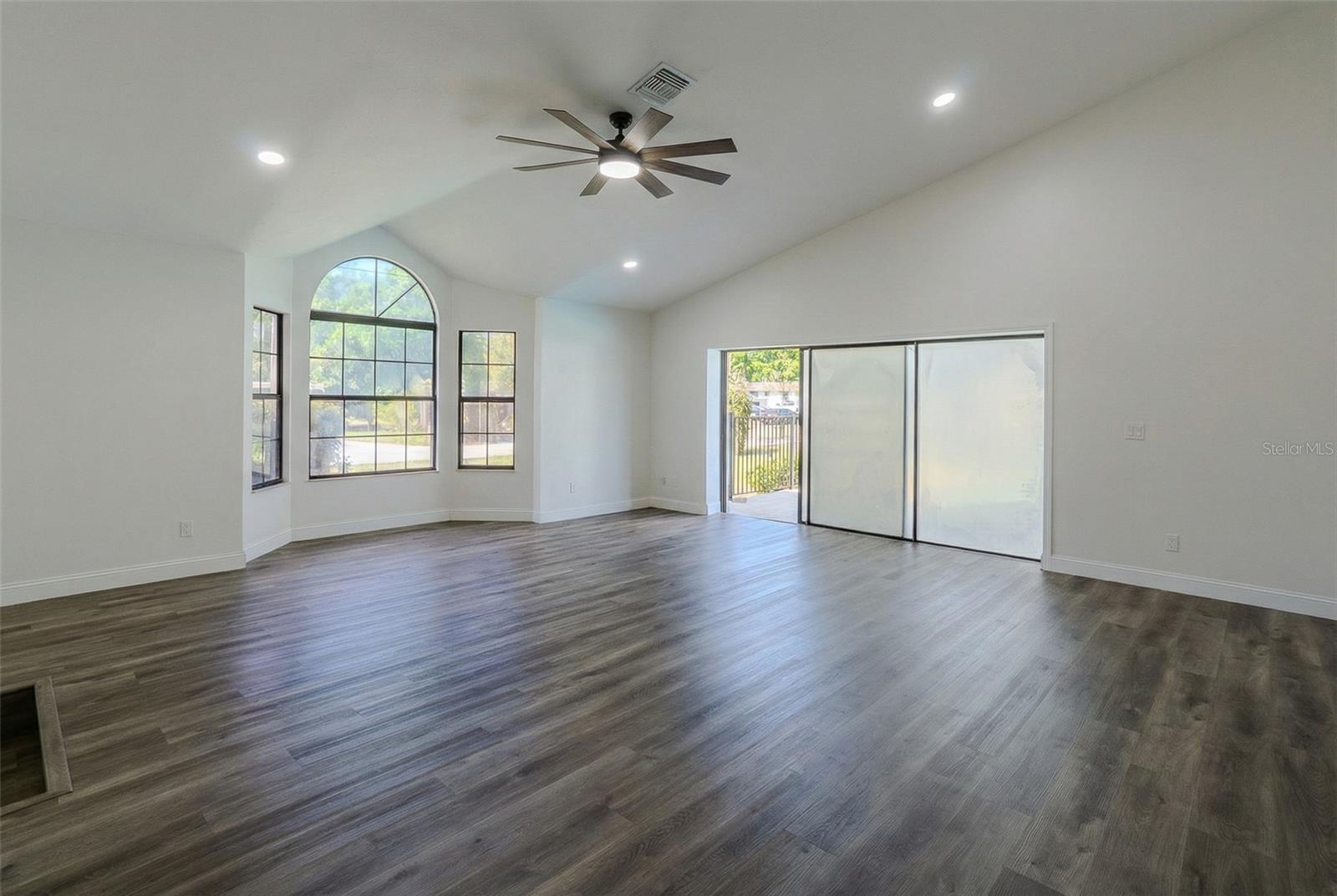 Image 29 of 48 For 599 Carolina Avenue