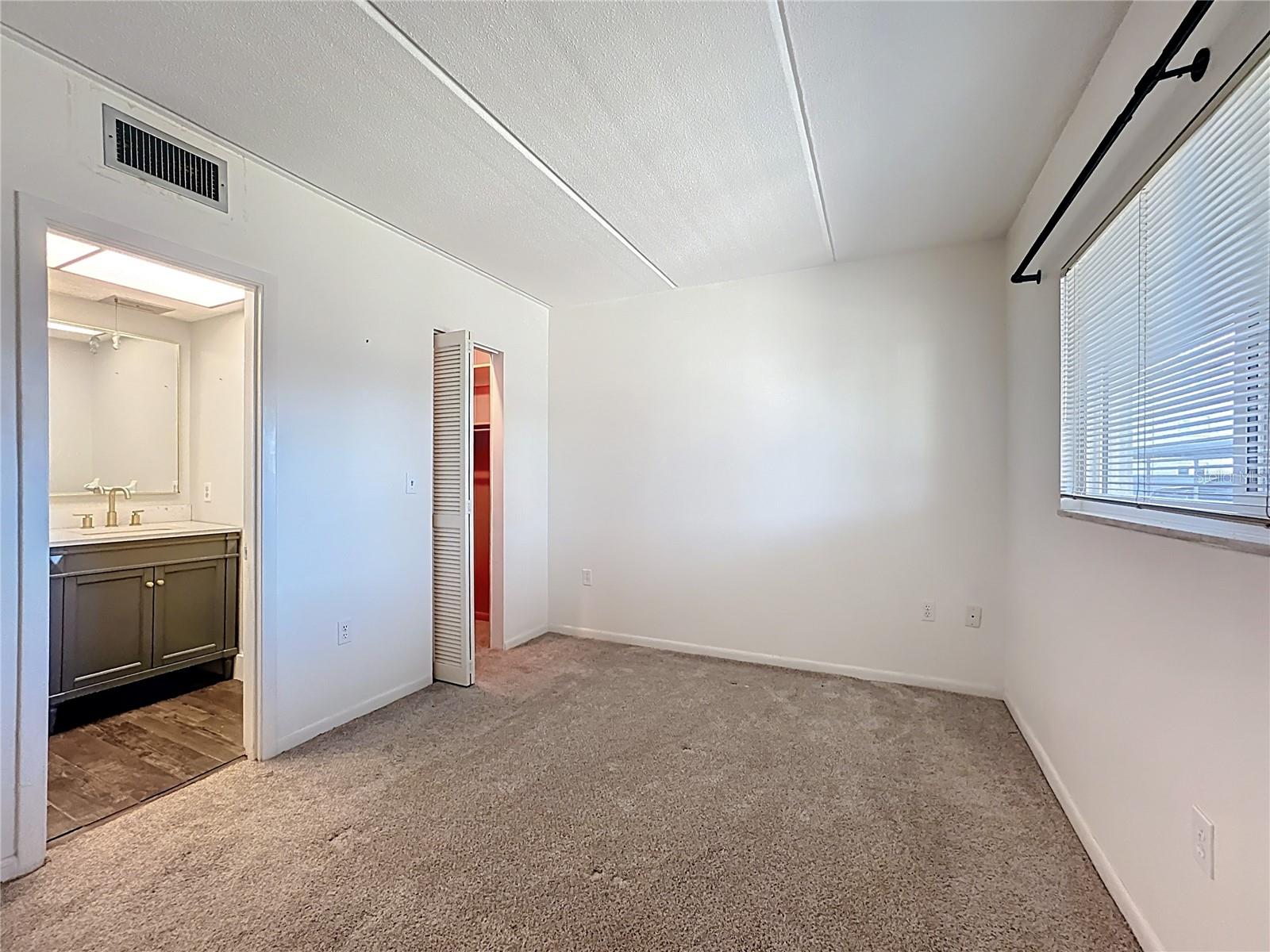 Image 17 of 41 For 649 Tamiami Trail S 112