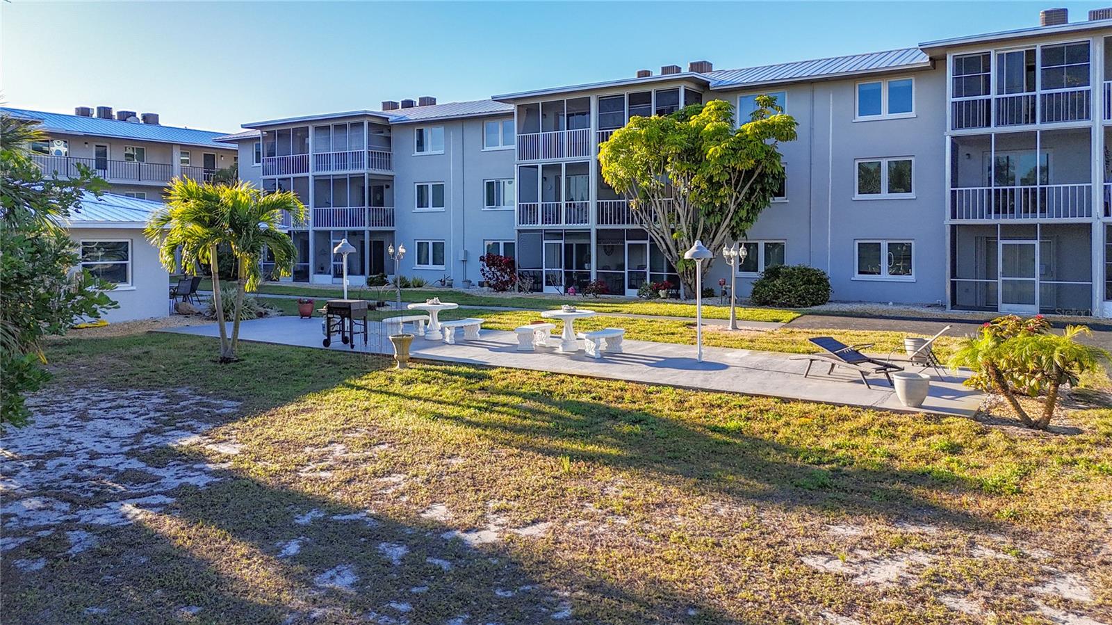 Image 33 of 41 For 649 Tamiami Trail S 112