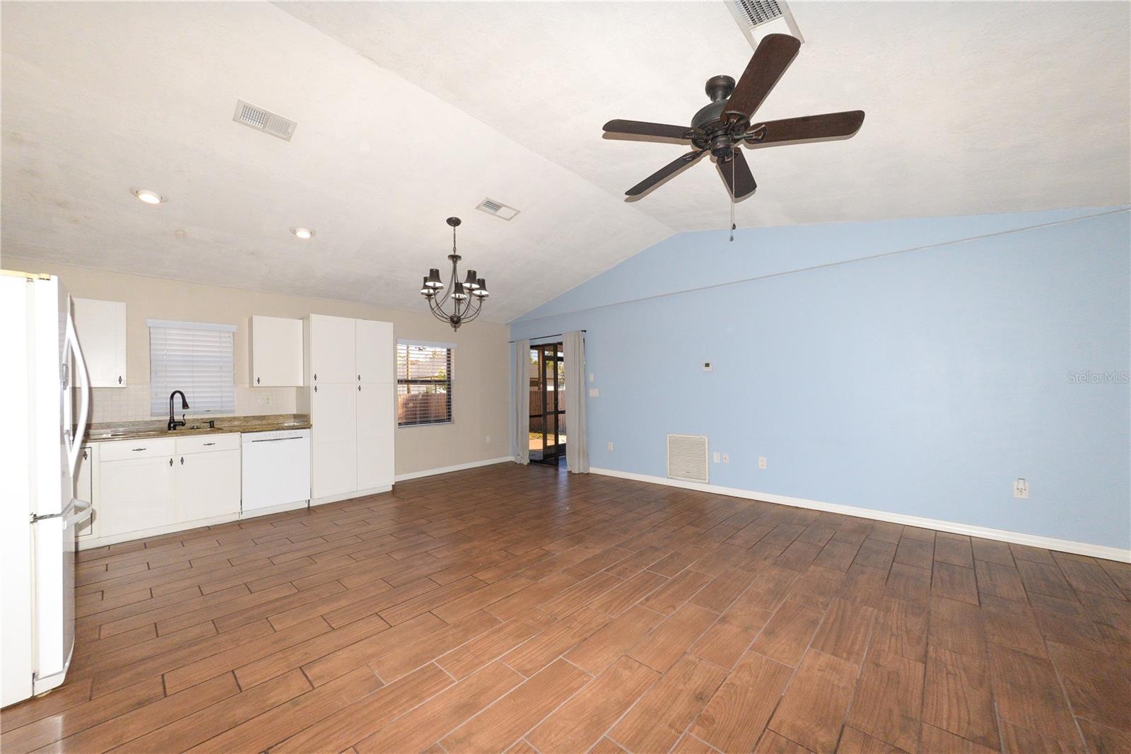 Image 12 of 29 For 4334 Blueridge Street