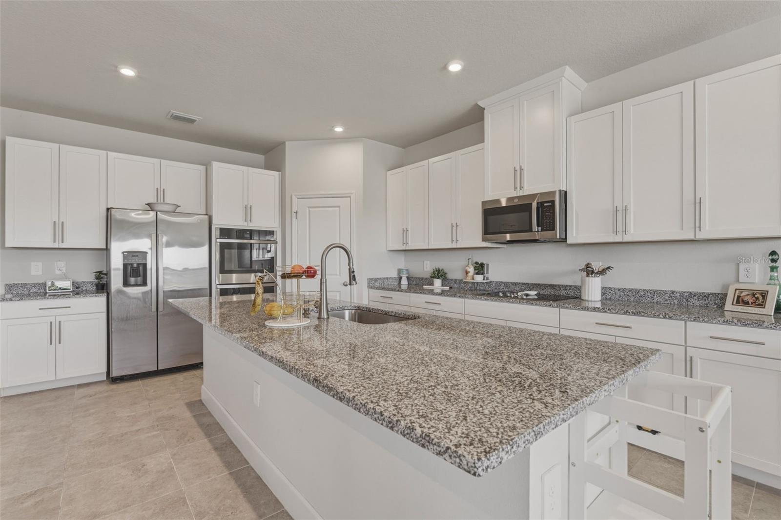 Image 10 of 35 For 16390 Queen Palm Drive