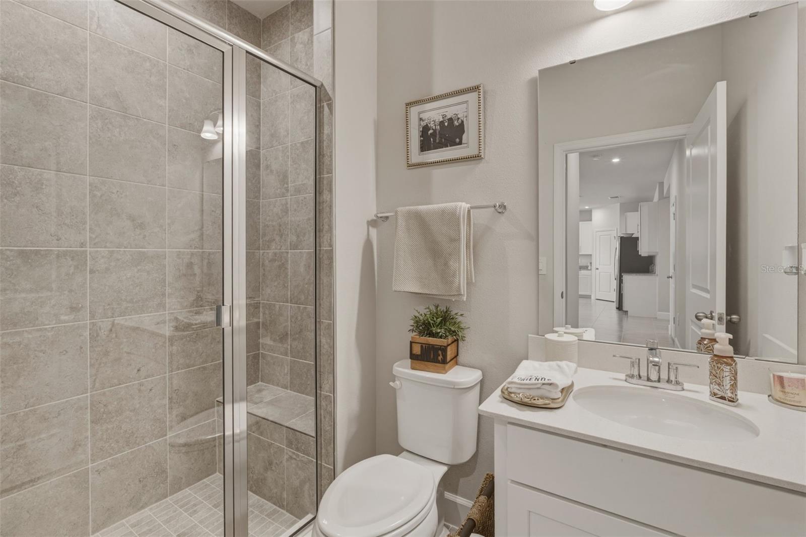 Image 19 of 35 For 16390 Queen Palm Drive