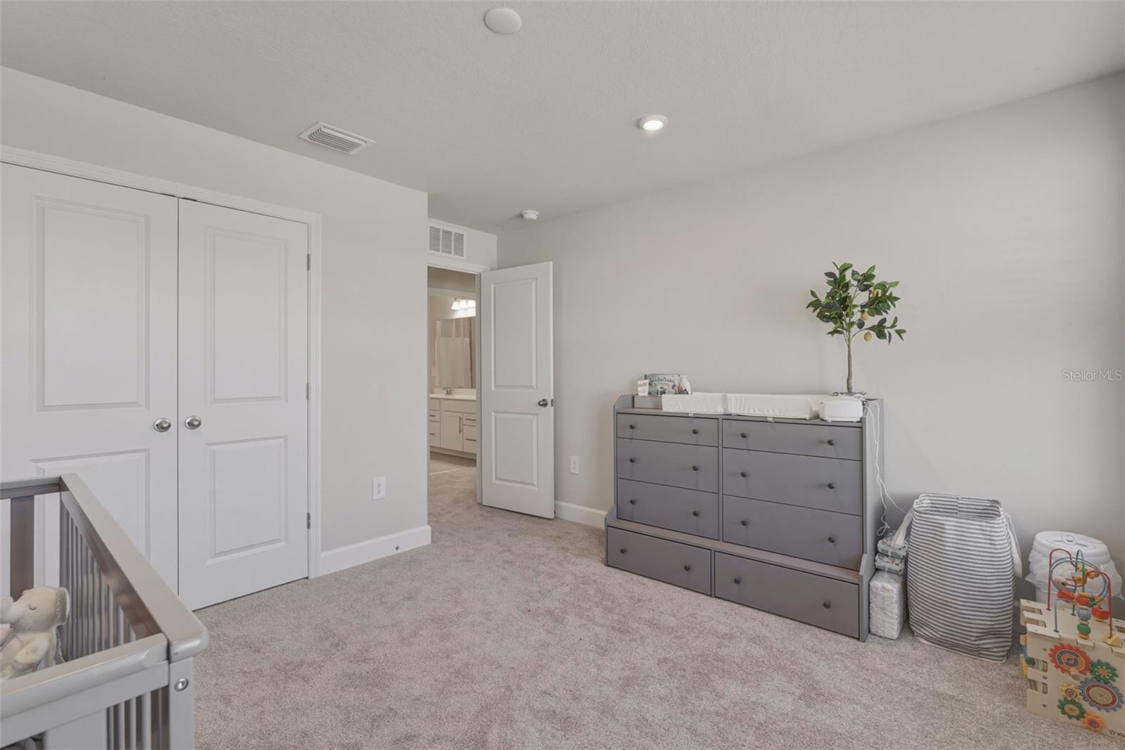 Image 28 of 35 For 16390 Queen Palm Drive