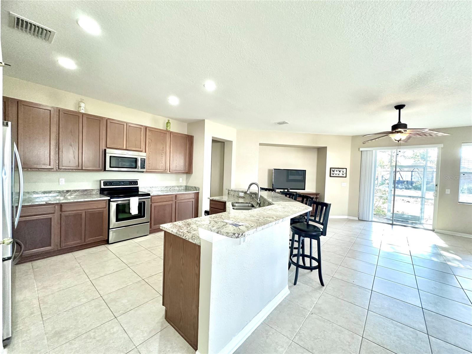 Image 11 of 41 For 24479 Vienison Ln