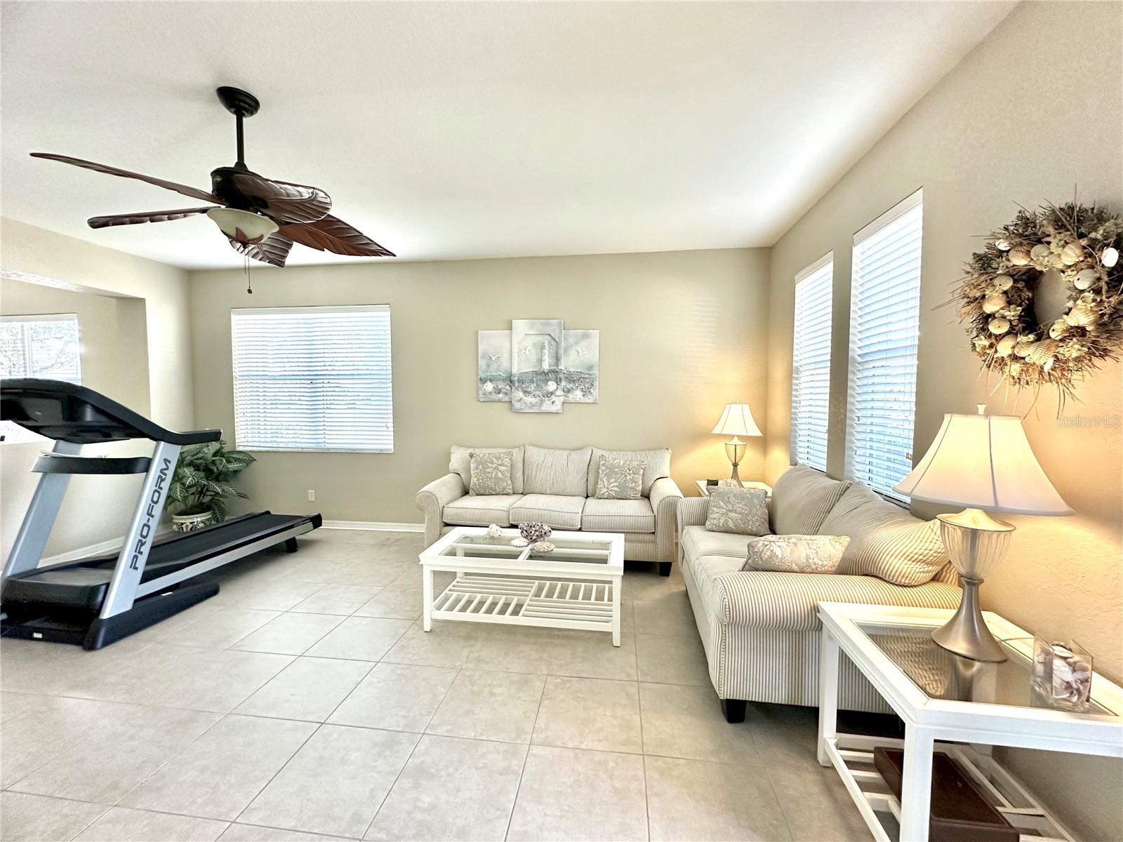 Image 14 of 41 For 24479 Vienison Ln