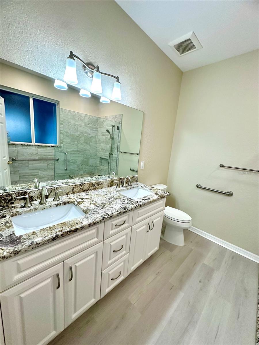 Image 18 of 41 For 24479 Vienison Ln