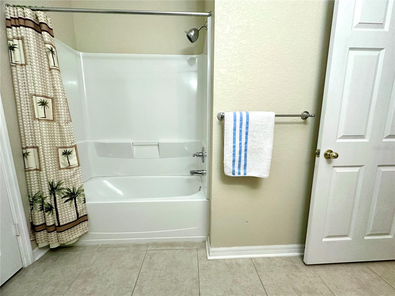 Image 26 of 41 For 24479 Vienison Ln