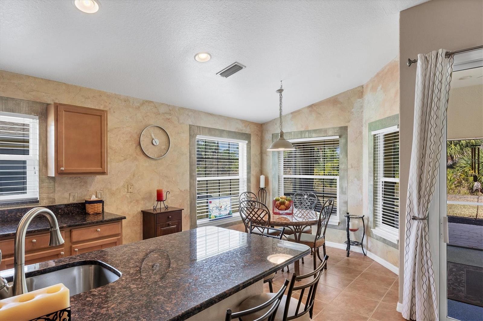 Image 14 of 62 For 1646 Scarlett Avenue