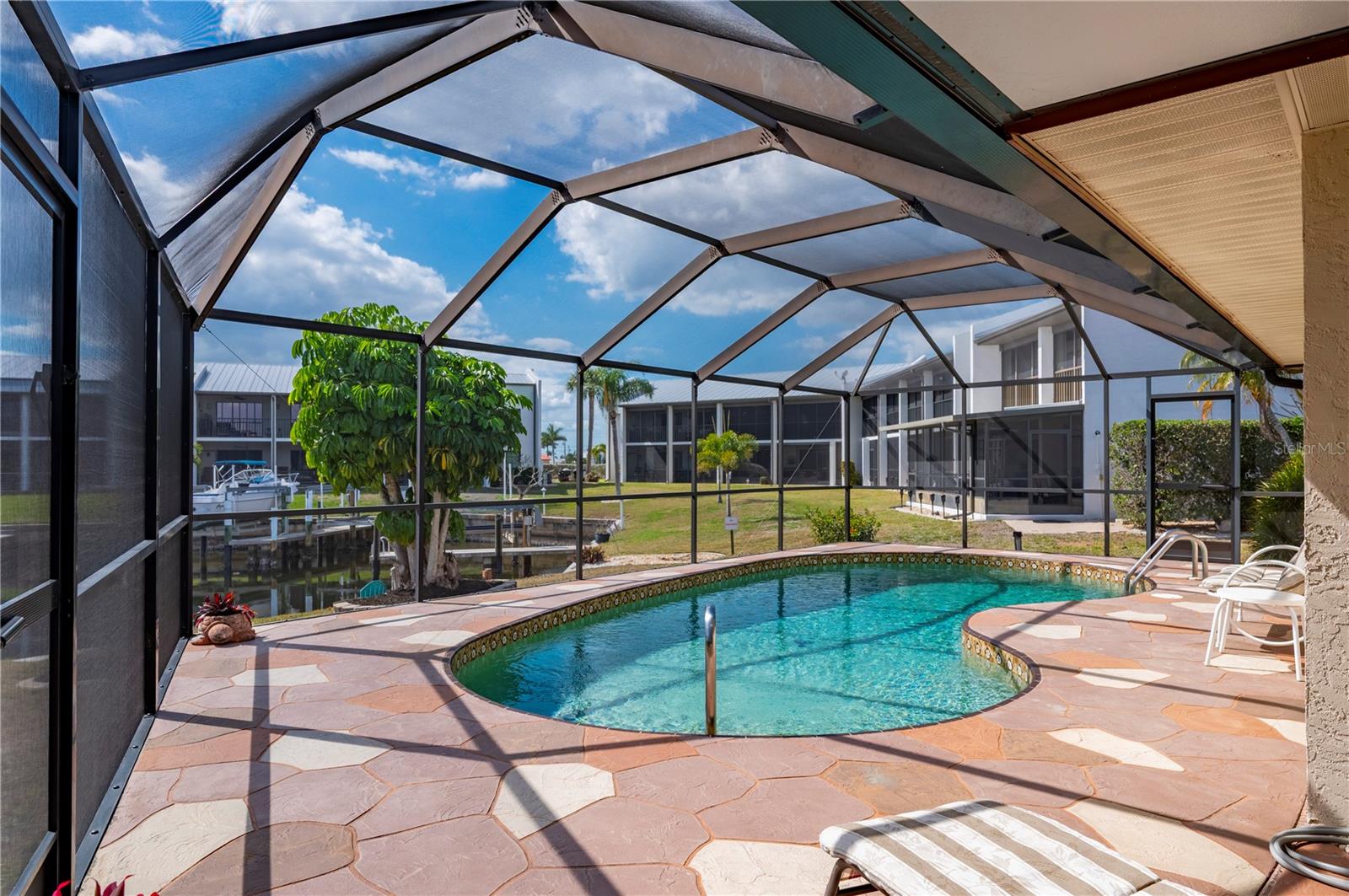 Image 52 of 92 For 711 Via Tripoli