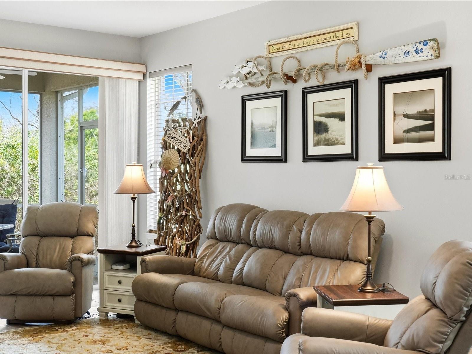 Image 9 of 38 For 4693 Whispering Oaks Drive