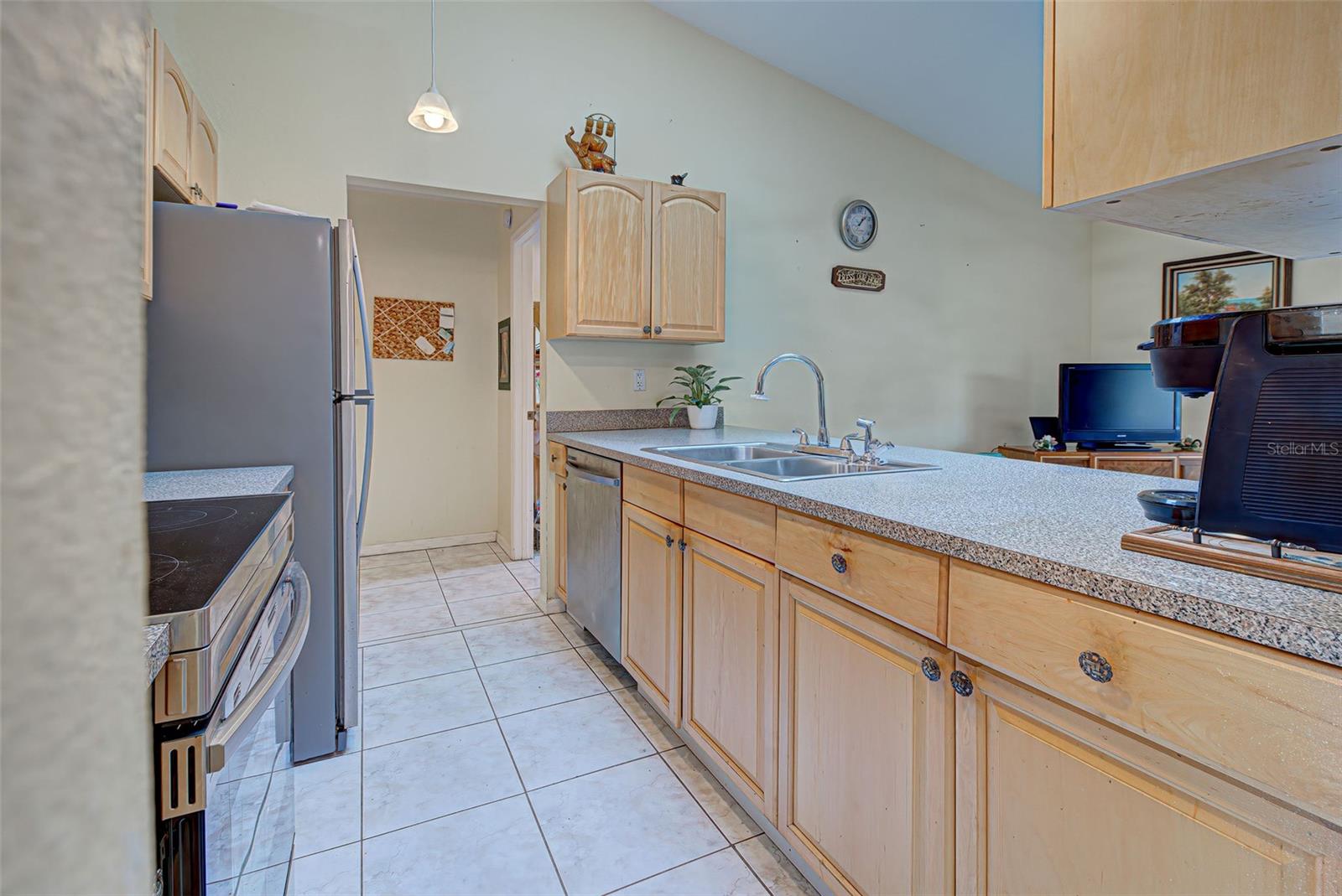 Image 18 of 43 For 26325 Copiapo Circle