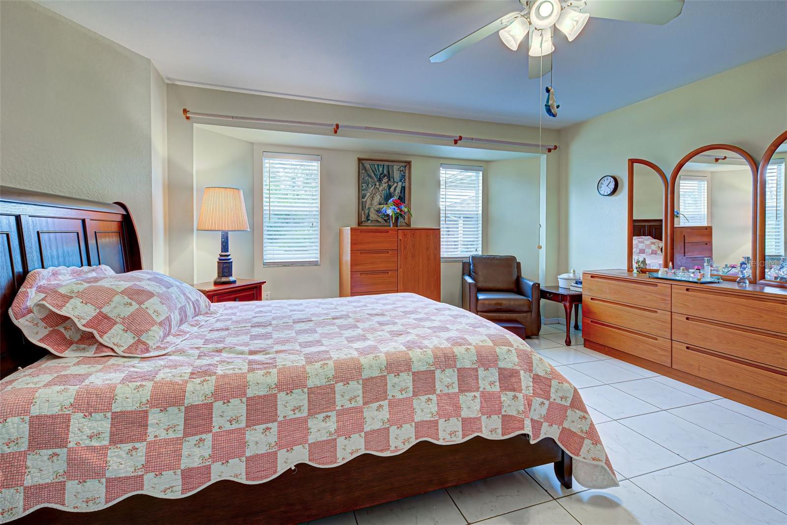 Image 24 of 43 For 26325 Copiapo Circle