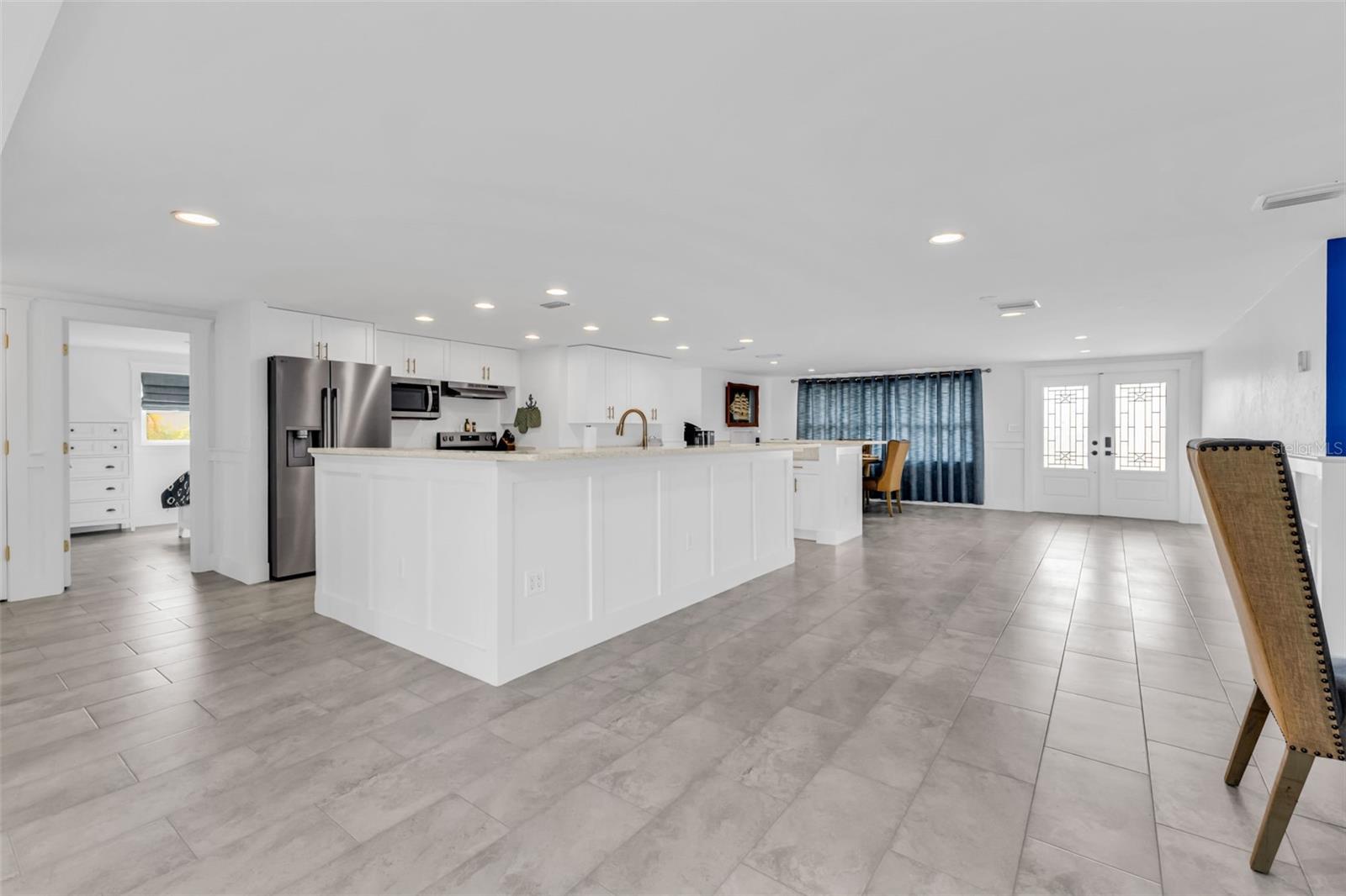 Image 13 of 73 For 2300 Harbour Drive