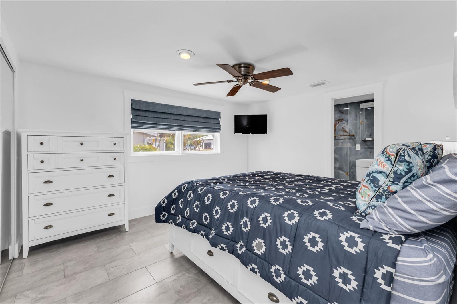 Image 17 of 73 For 2300 Harbour Drive