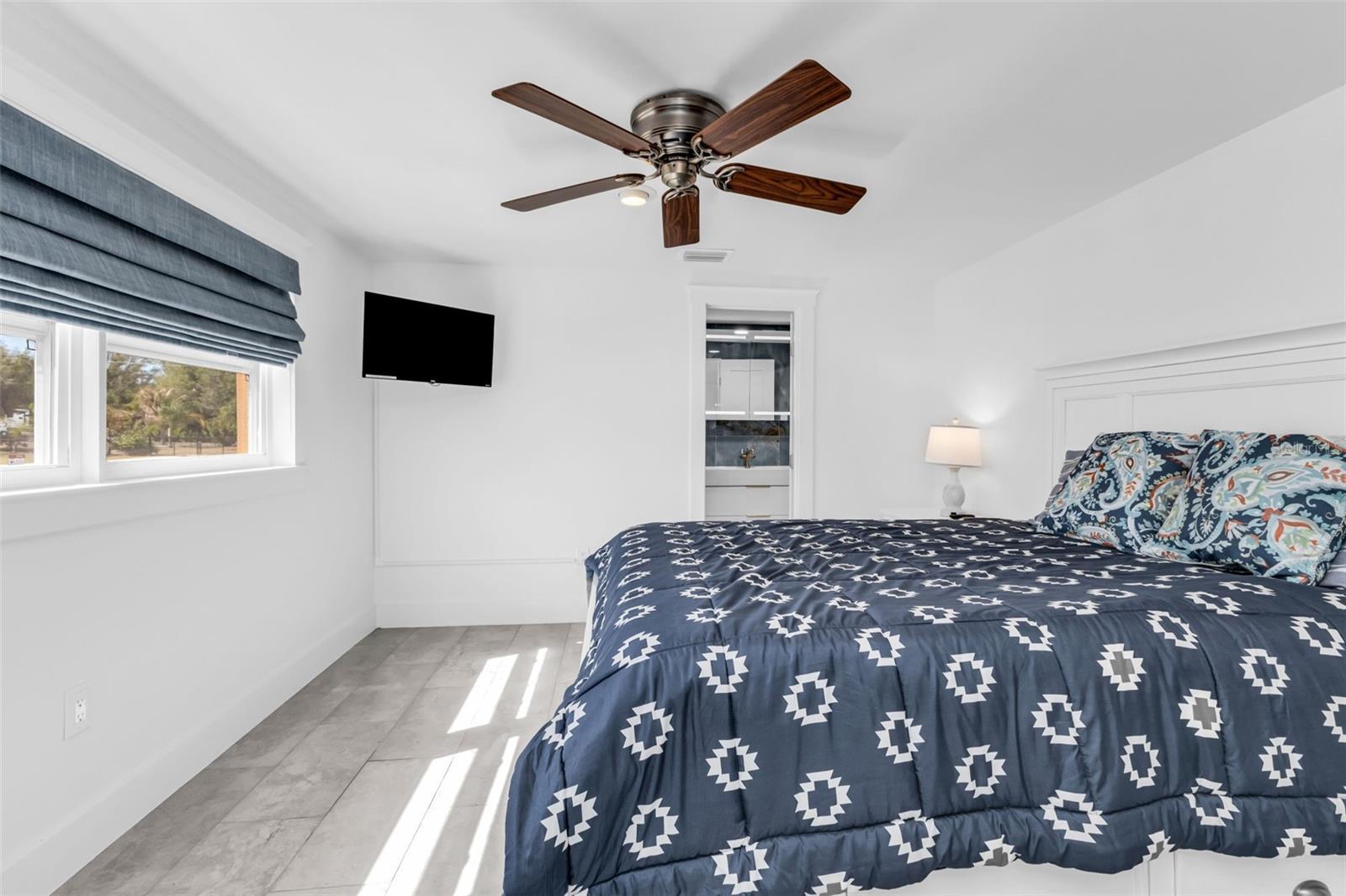 Image 18 of 73 For 2300 Harbour Drive