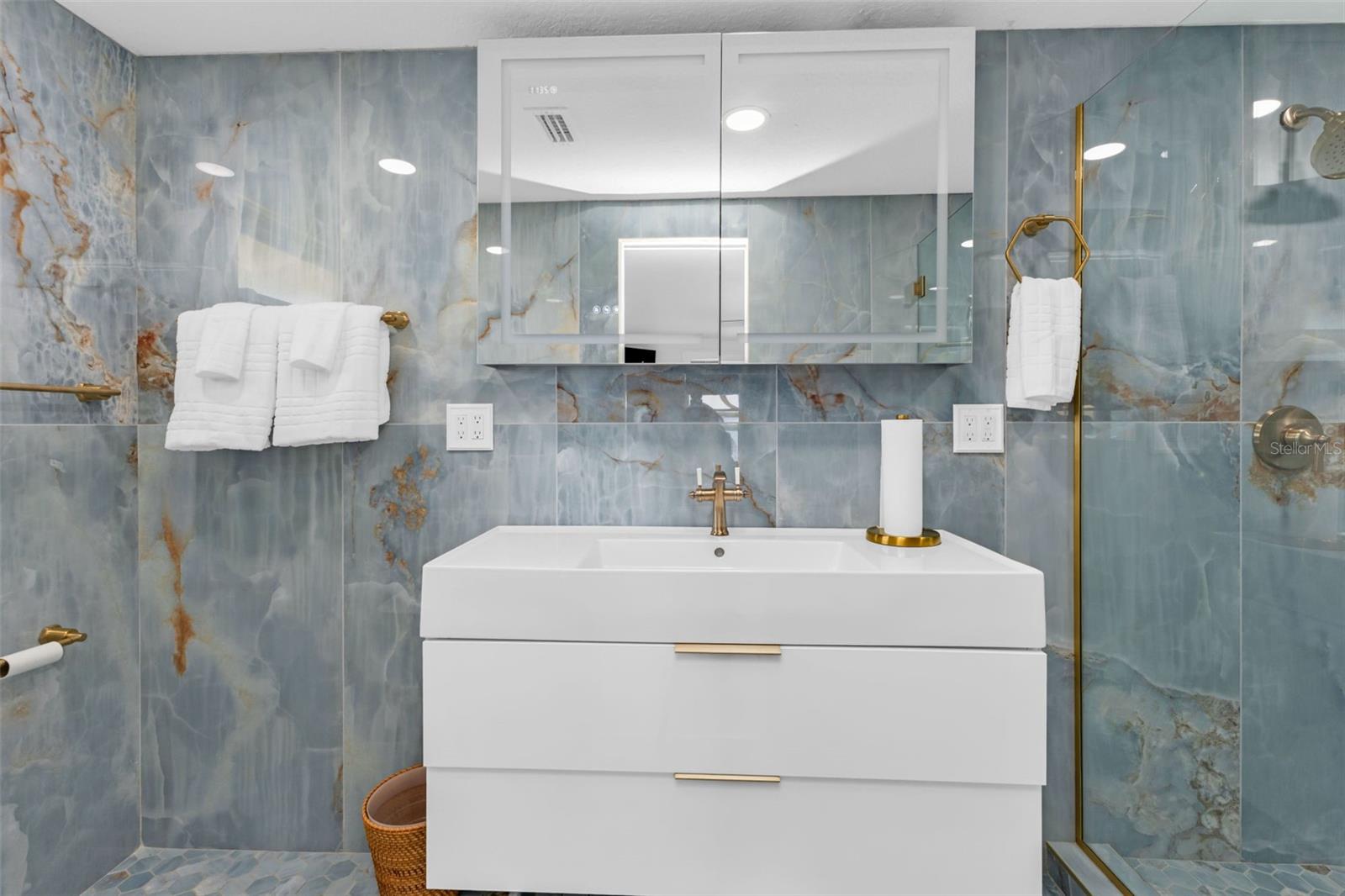 Image 26 of 73 For 2300 Harbour Drive